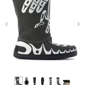 Manitoba Mukluks - Dark Brown and White